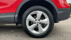 Nissan Qashqai 1.3 DiG-T Acenta Premium 5dr Petrol Hatchback